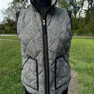 Women's Herringbone Puffer Vest - Black and White